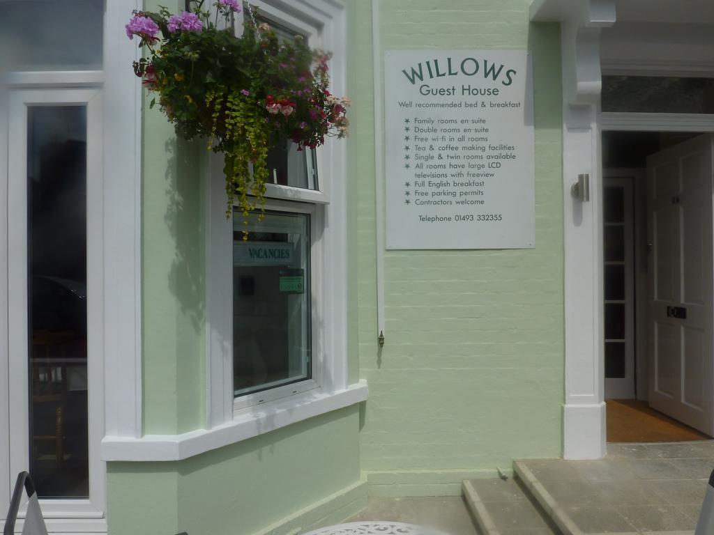 Willows Guest House Great Yarmouth Bagian luar foto