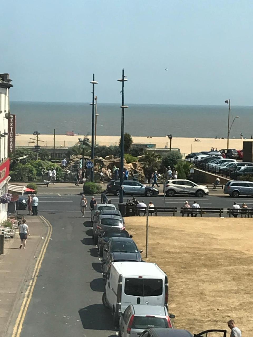 Willows Guest House Great Yarmouth Bagian luar foto